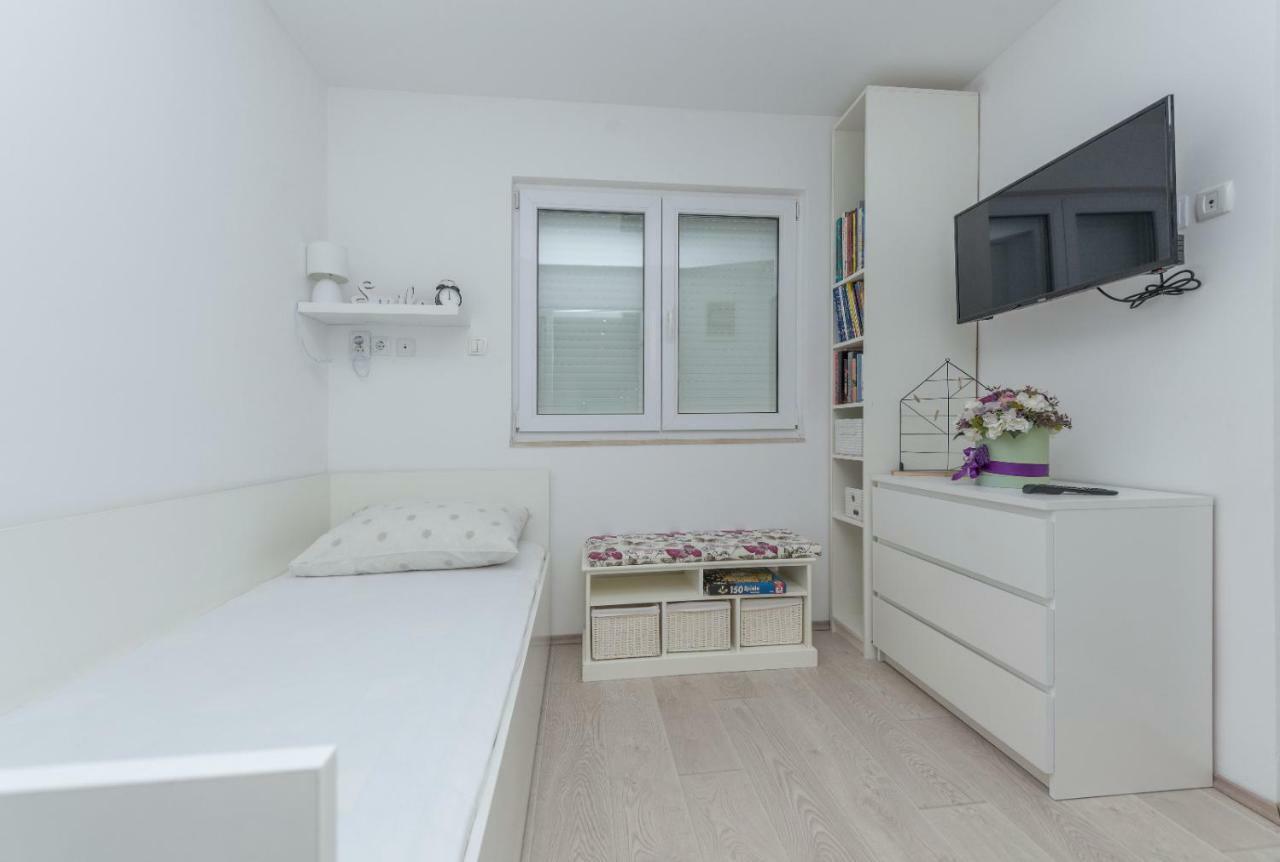 Apartment Mirjana Makarska Exterior foto